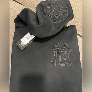 Black New York Yankees Hoodie